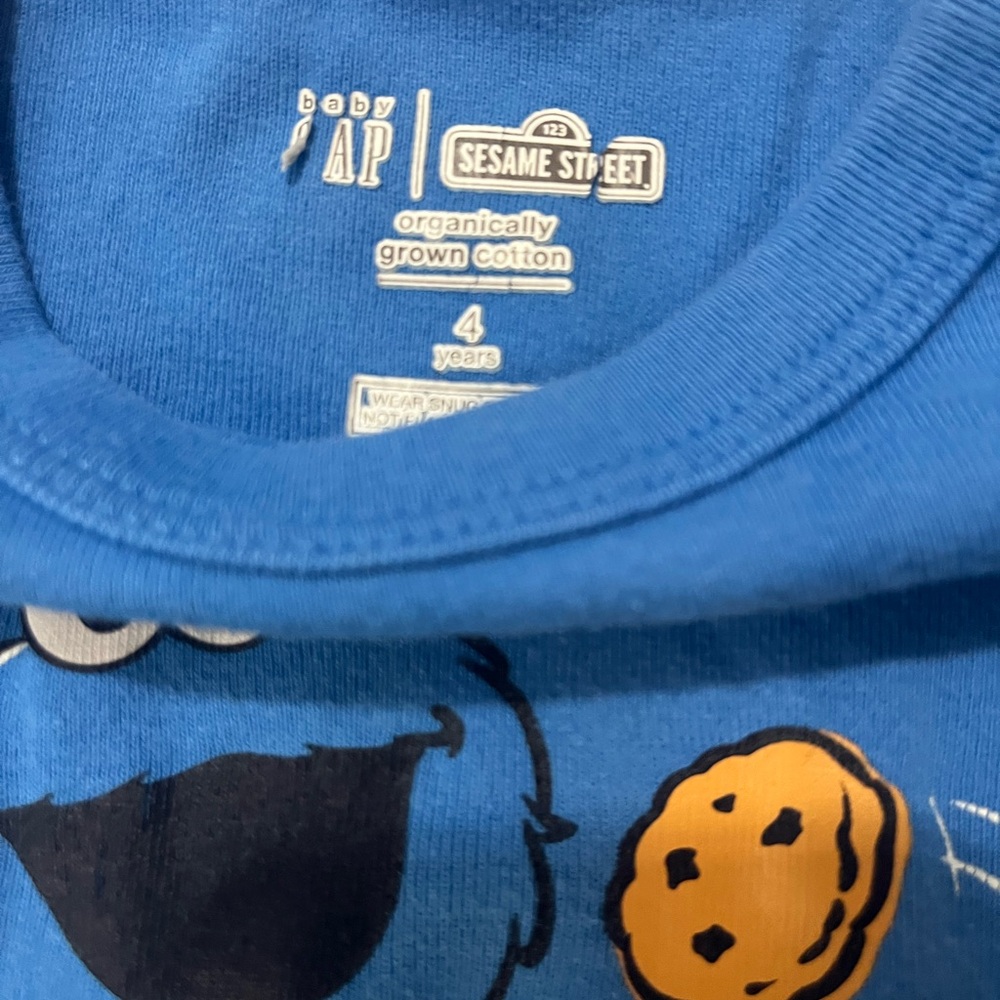 GAP Red Elmo Graphic Tee - Picture 3 of 3